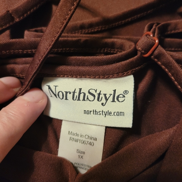 Plus set of two pretty silky cami / tank tops-adjustable straps, in EUC. sz 1X - Picture 8 of 8